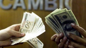 La moneda brasileña profundiza su caída a más de 4 reales por dólar