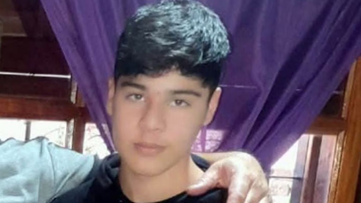 Dylan, el adolescente de 17 años que defendió a su mamá de un robo y recibió tres balazos mortales. Dylan, el adolescente de 17 años que defendió a su mamá de un robo y recibió tres balazos mortales.