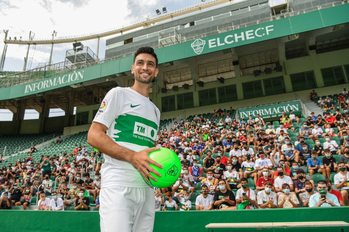 Javier Pastore fue presentado en el Elche de Bragarnik