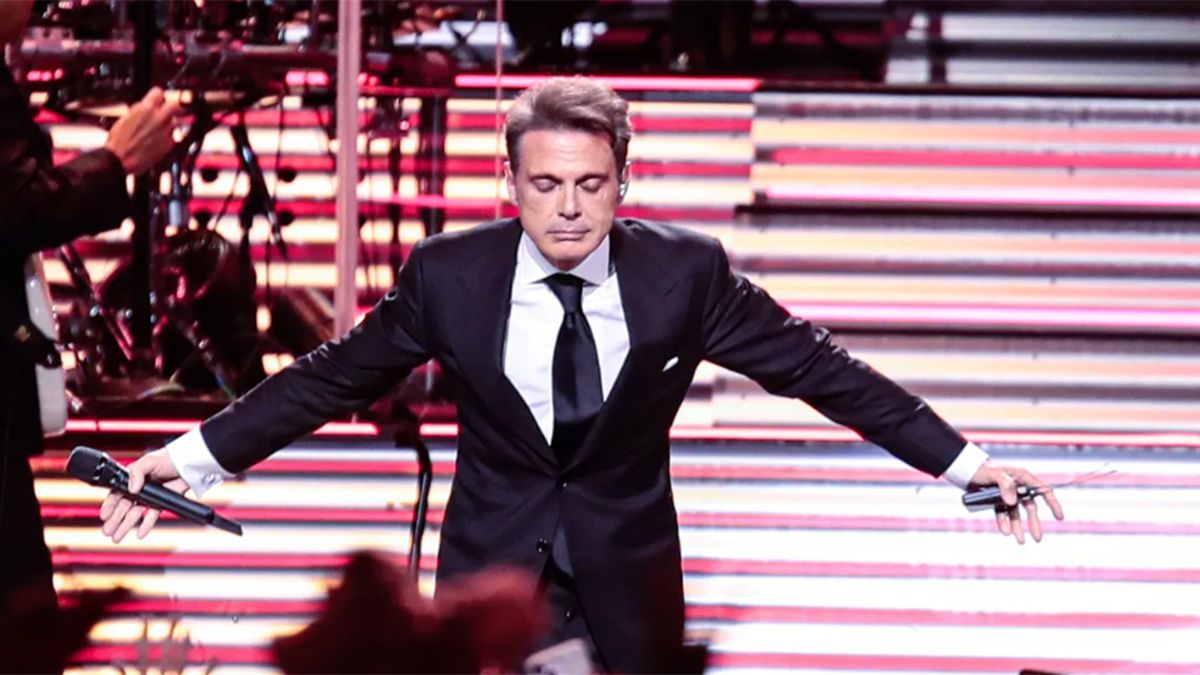 Luis Miguel mostró una imagen más renovada y juvenil desde su llegada a Argentina. Luis Miguel mostró una imagen más renovada y jovial desde su llegada a Argentina.