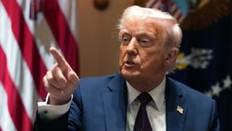 El presidente de Estados Unidos, Donald Trump, declaró este lunes que su par venezolano, Nicolás Maduro, sería “inteligente” si dejara el poder.&nbsp;