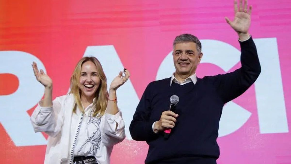 Clara Muzzio, que será la vicejefa de Gobierno, junto a Jorge Macri el domingo cuando se conoció el contundente resultado electoral. Clara Muzzio, que será la vicejefa de Gobierno, junto a Jorge Macri el domingo cuando se conoció el contundente resultado electoral.