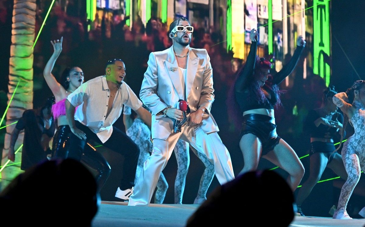 El Gobierno de Donald Trump informó que desplegará agentes del Servicio de Inmigración y Control de Aduanas (ICE) durante el espectáculo del Super Bowl en el que actuará Bad Bunny.