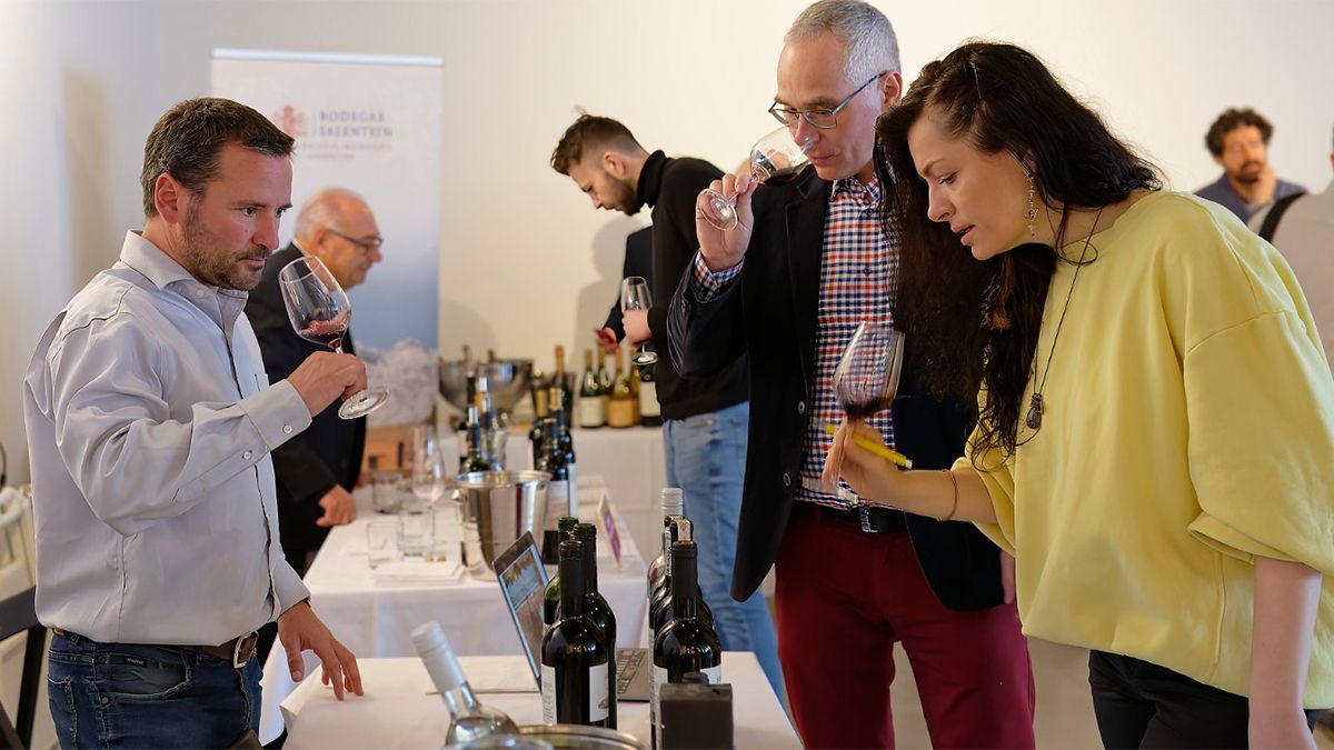 En Polonia 18 bodegas realizaron una degustación con fuerte presencia de vinos mendocinos.
