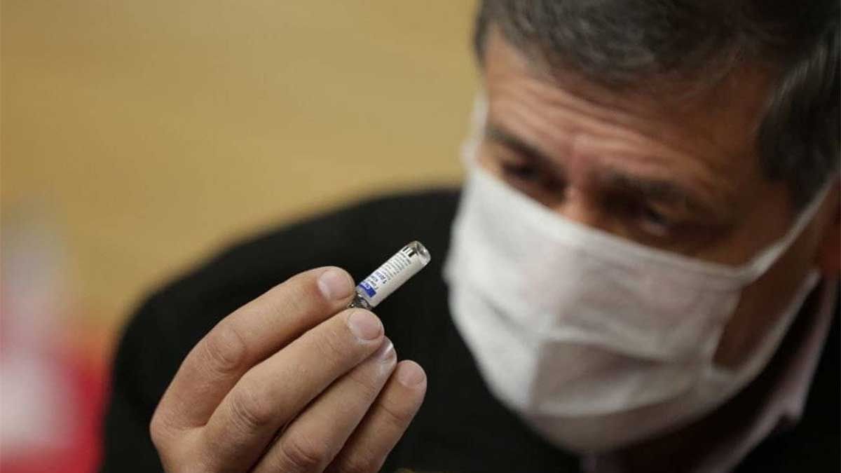 El intendente de Las Heras fue uno de los vacunadores contra el coronavirus en su departamento