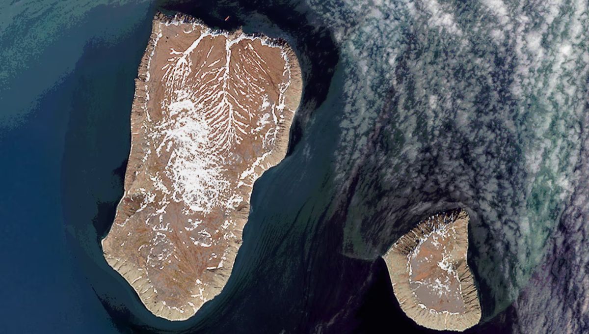 La isla con una diferencia horaria de 21 horas que separa a dos potencias