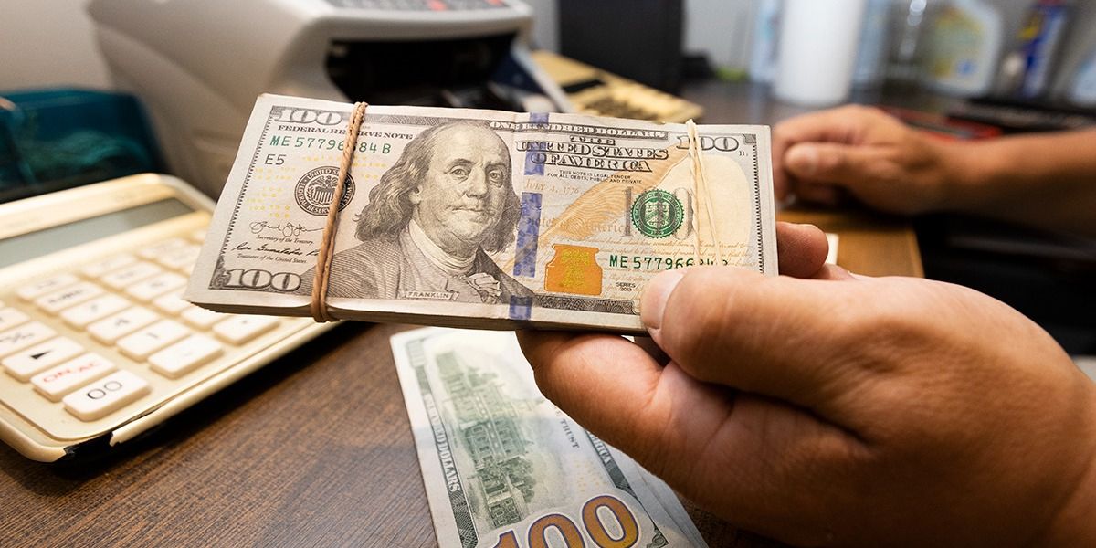 Fuerte suba del dólar blue.