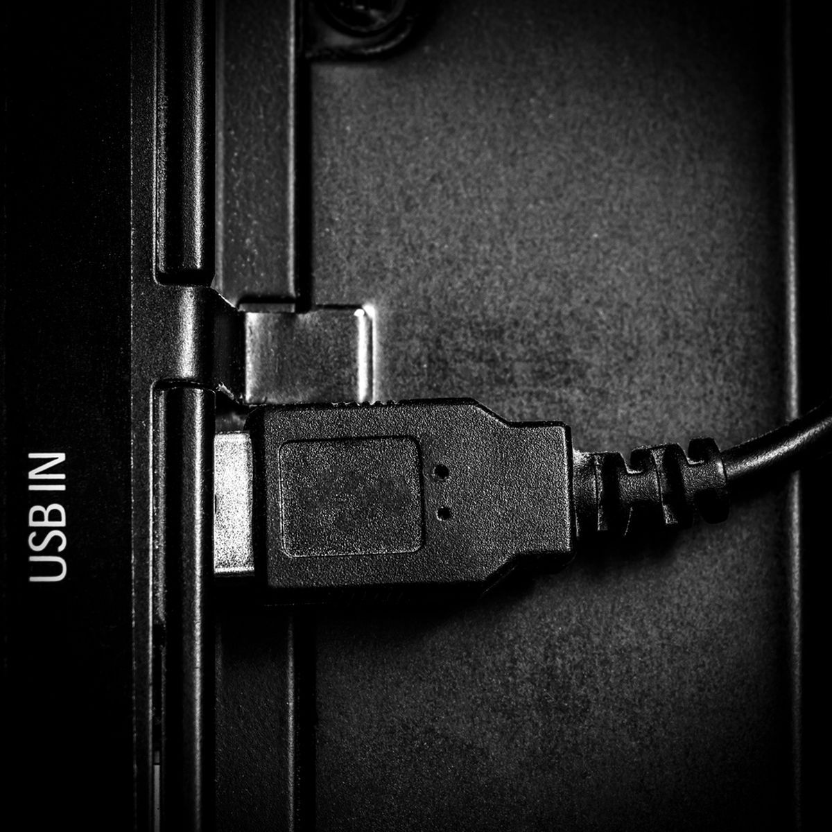 Descubr&iacute; los usos del puerto USB de tu televisor.