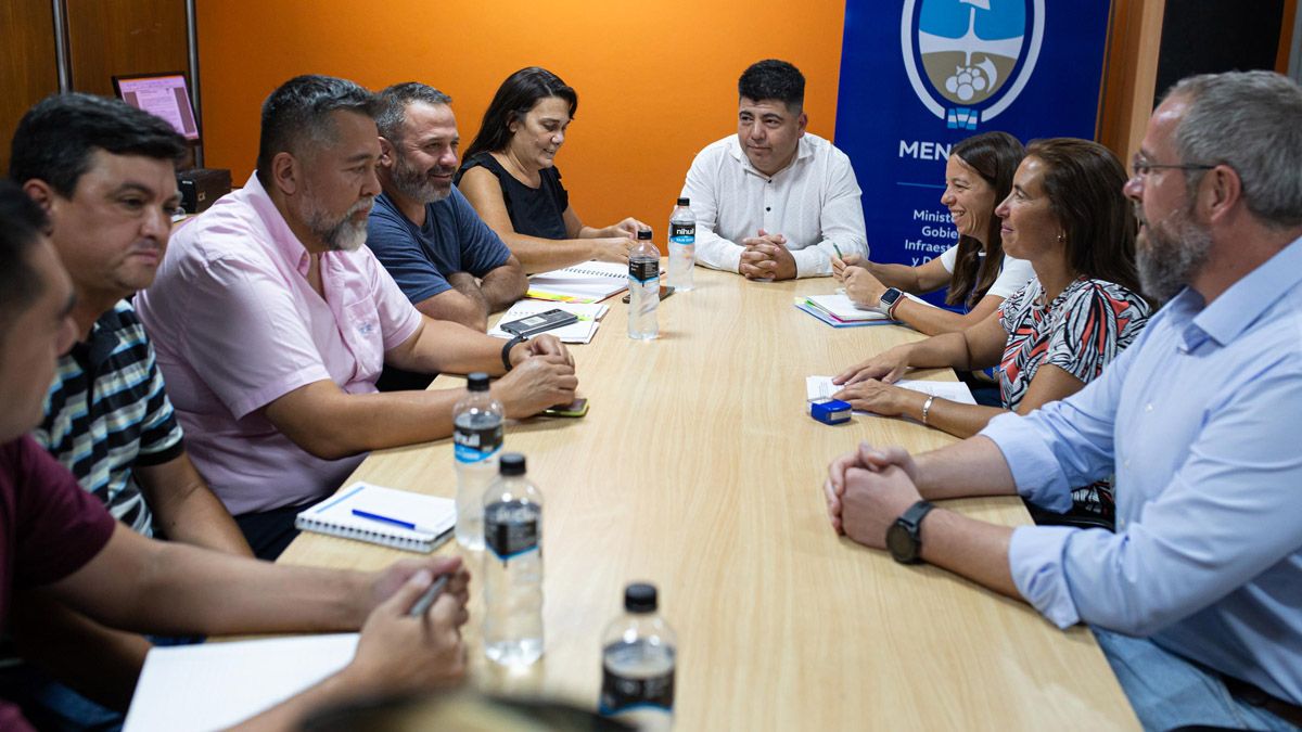 La reunión entre el SUTE y el Gobierno. Por el gremio docente estuvo Carina Sedando a quien la Justicia le retiró recientemente los fueros.