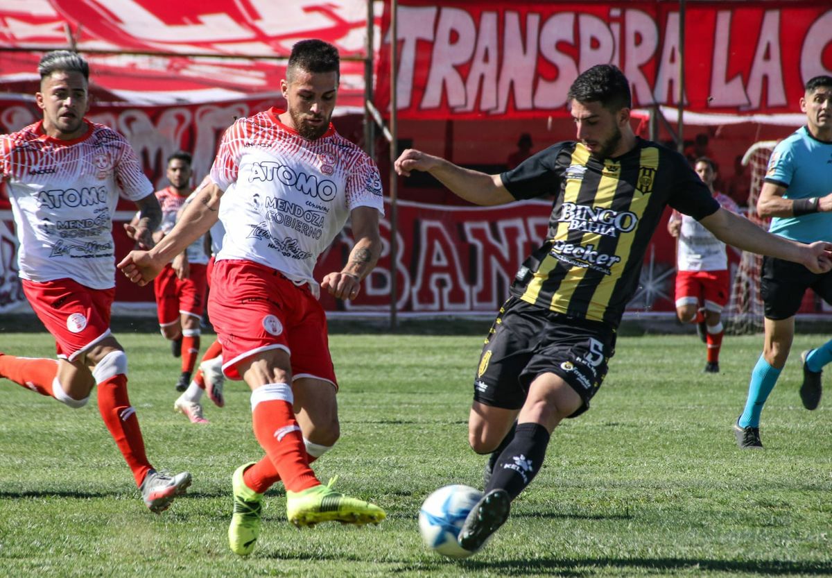 Huracán Las Heras venció a Olimpo y sigue vivo en el Torneo Federal A.