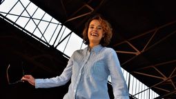 Vidas que inspiran. Así es la de Julieta Carricondo, una joven mendocina que, a pesar de padecer fibrosis quística, ha logrado recibirse de bioingeniera y aplicar para un premio internacional de mujeres en tecnología