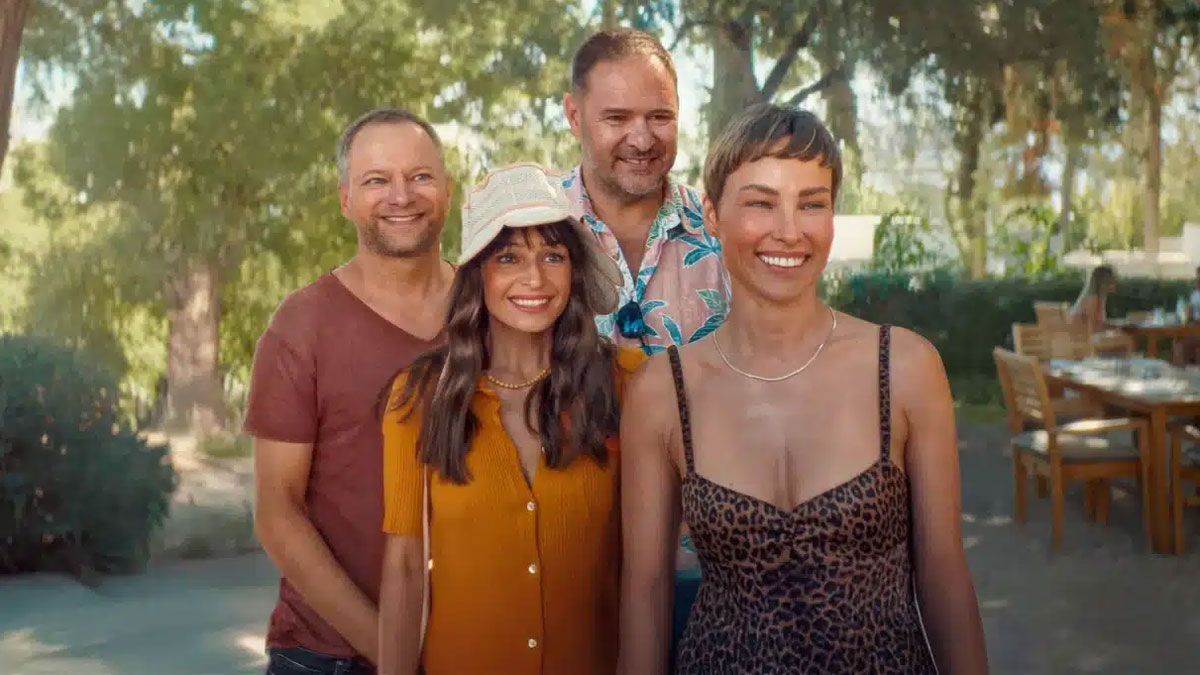 La nueva película de Netflix se destaca por su variopinto elenco y sus ocurrencias.