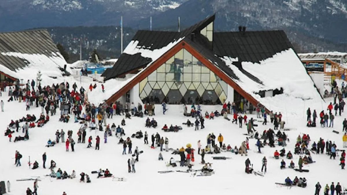 En Chapelco, Neuquén, además de esquiar se pueden realizar caminatas y paseos en trineo y motos de nieve En Chapelco, Neuquén, además de esquiar se pueden realizar caminatas y paseos en trineo y motos de nieve