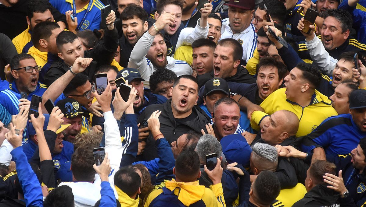 Confusión en Boca: fue ovacionado por los hinchas y Riquelme quiere venderlo