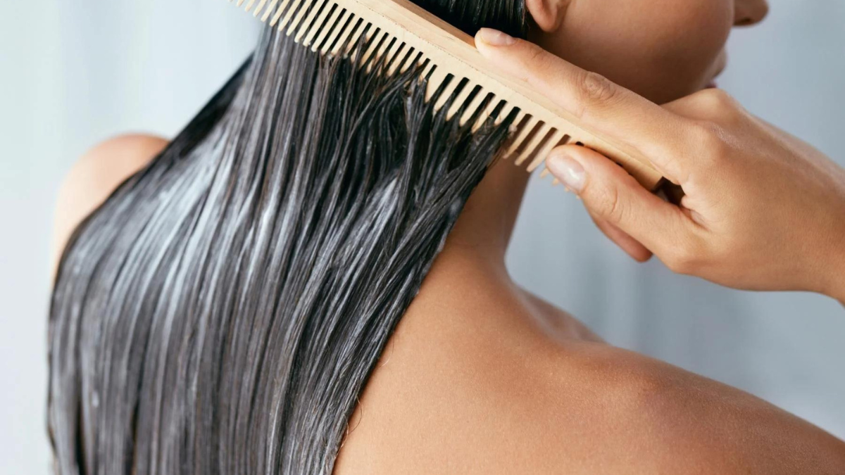 Seguramente oíste hablar sobre el pre champú, este es un novedoso truco de belleza que puede cambiar radicalmente el aspecto de tu cabello. Seguramente oíste hablar sobre el pre champú, este es un novedoso truco de belleza que puede cambiar radicalmente el aspecto de tu cabello.