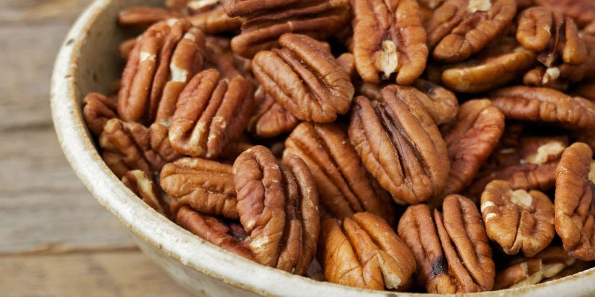 Las nueces pecanas aportan ácidos grasos saludables, fibra, antioxidantes y más. Las nueces pecanas aportan ácidos grasos saludables, fibra, antioxidantes y más. 