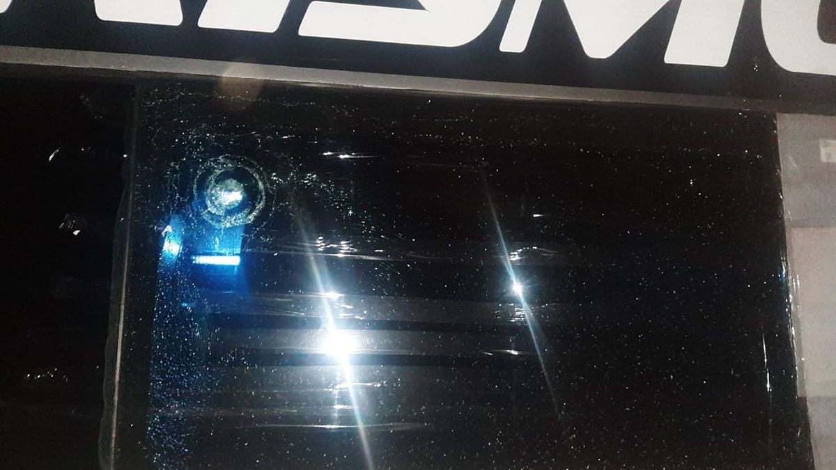 El hombre estaba al costado del empalme de la Ruta 40 con la Ruta 7 con un arma de fuego.