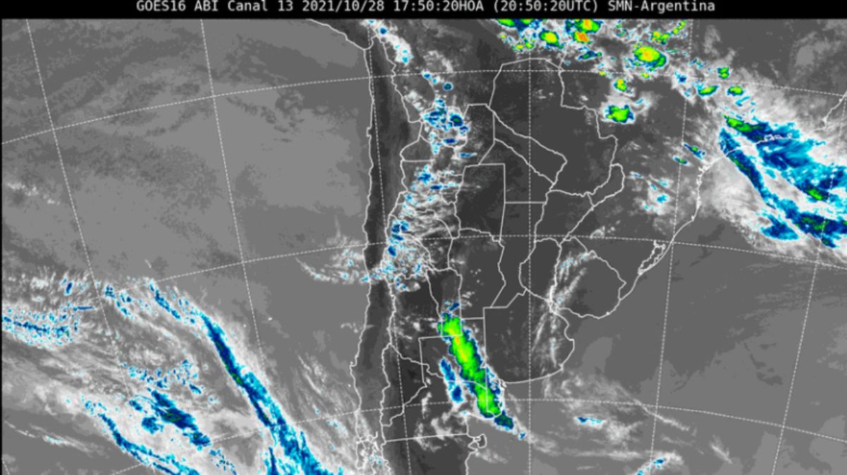 Imagen satelital que muestra el avance de nubosidad en la zona Norte de Mendoza este jueves (28).