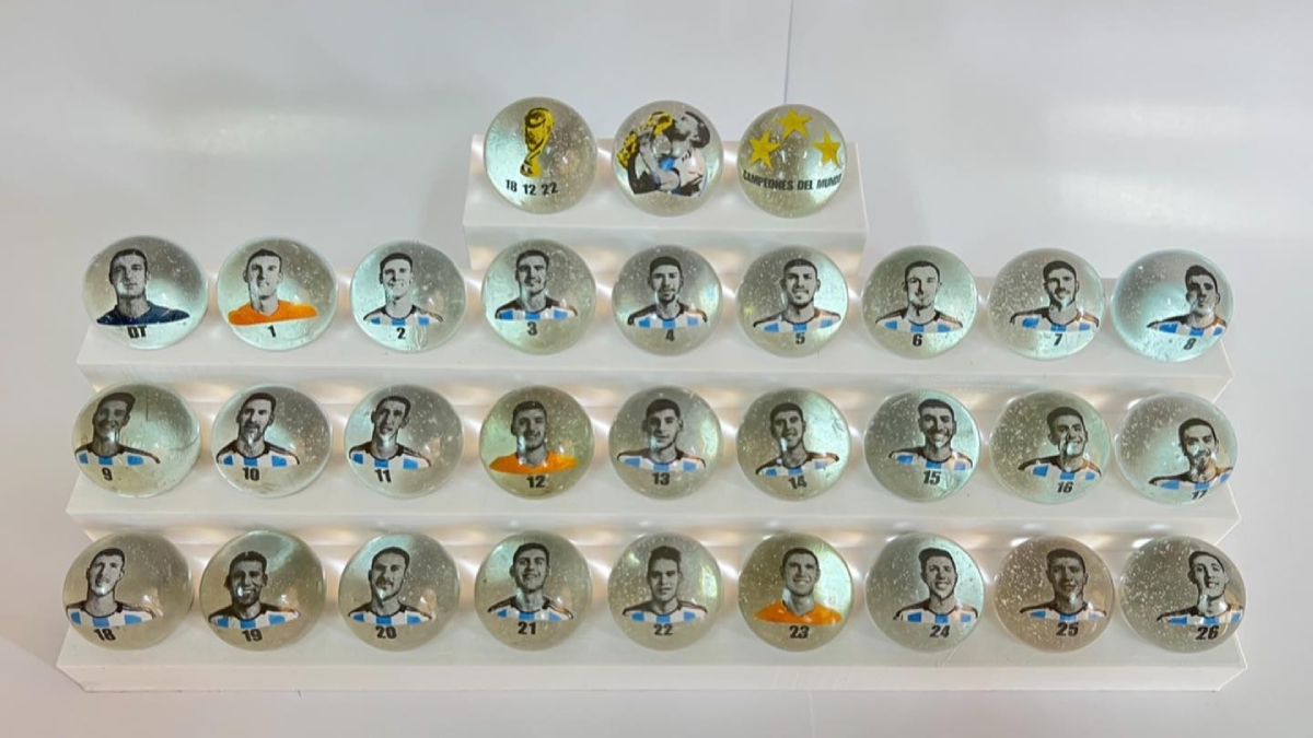 Esta es la colección de bolitas de la Selección argentina que creó la fábrica santafesina Tinka. Esta es la colección de bolitas de la Selección argentina que creó la fábrica santafesina Tinka.