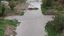 Por los desbordes en el río Diamante en San Rafael hubo anegamientos y se hicieron evacuaciones.