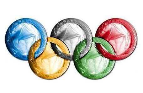 Por preservativos colapsó el desagüe de la Villa de los Juegos de la Mancomunidad británica