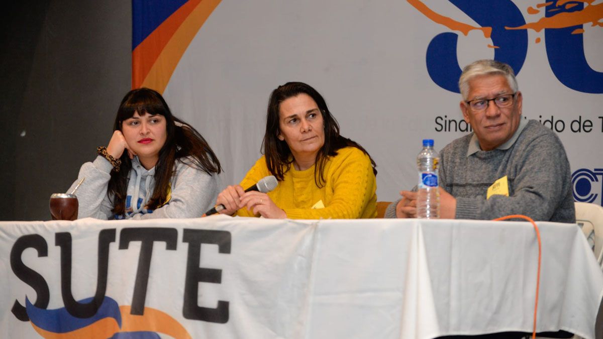 Carina Sedano condujo las deliberaciones en San Carlos.