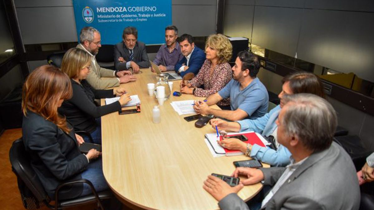 Tras la reunión paritaria, desde AMPROS rechazaron la propuesta de aumento del Gobierno.