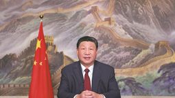 El presidente chino, Xi Jinping, pronuncia un mensaje de Año Nuevo la noche del 31 de diciembre en Beijing para dar la bienvenida al 2025. JU PENG / XINHUA