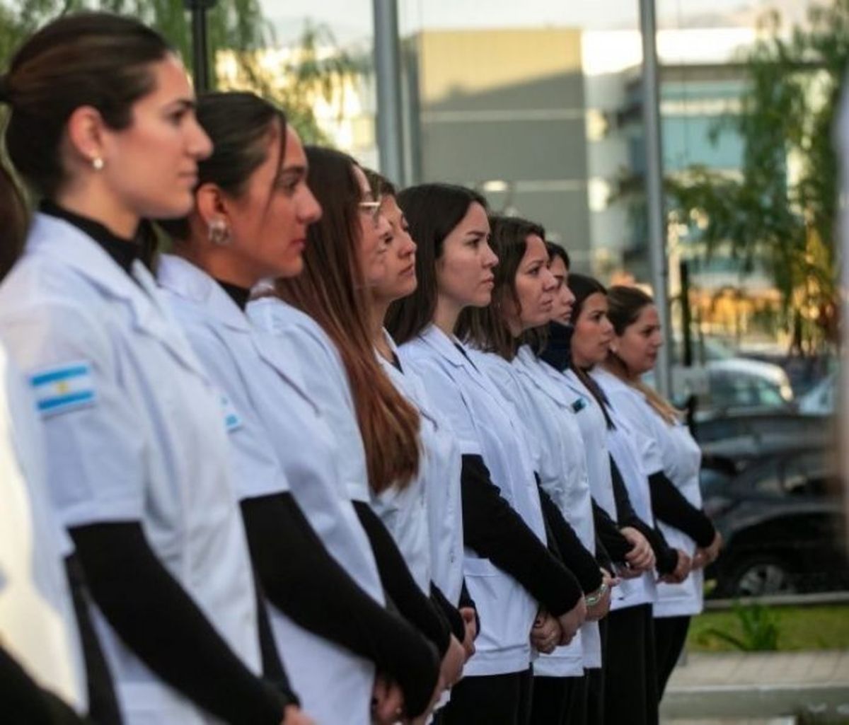 El Servicio Penitenciario abrió nuevas vacantes para profesionales de la salud e ingenieros. El Servicio Penitenciario abrió nuevas vacantes para profesionales de la salud e ingenieros.
