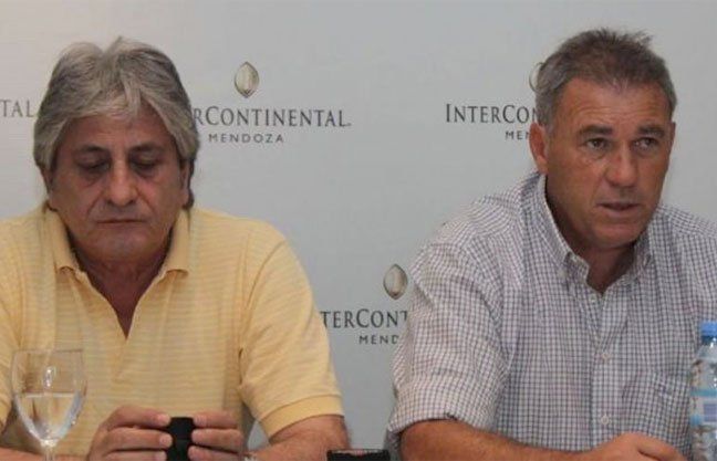 Pumpido y Contreras se trenzaron en el vestuario por el arbitraje