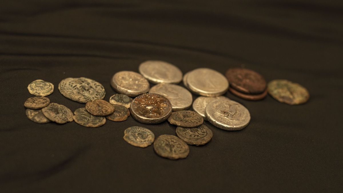 Las monedas recuperadas tienen un valor incalculable. Las monedas recuperadas tienen un valor incalculable.