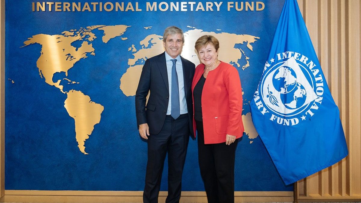 Caputo y Georgieva dialogan en Tailandia sobre el acuerdo con el FMI.