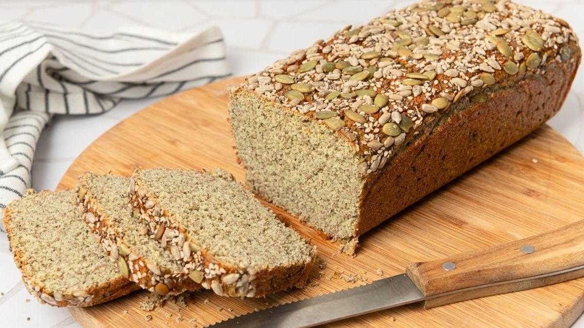 El pan de garbanzos en una opción versátil para incluir en cualquier comida. El pan de garbanzos en una opción versátil para incluir en cualquier comida.