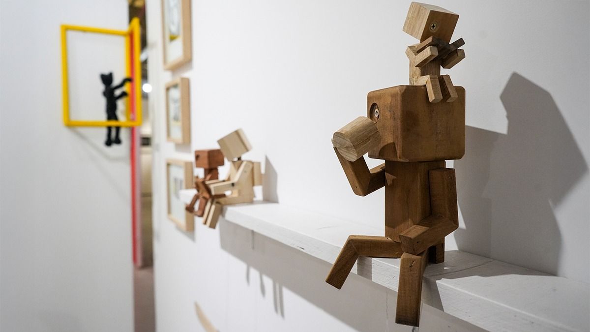 Pequeñas esculturas en madera son algunas de las obras de arte que están a la venta en el MMAMM. Pequeñas esculturas en madera son algunas de las obras de arte que están a la venta en el MMAMM.