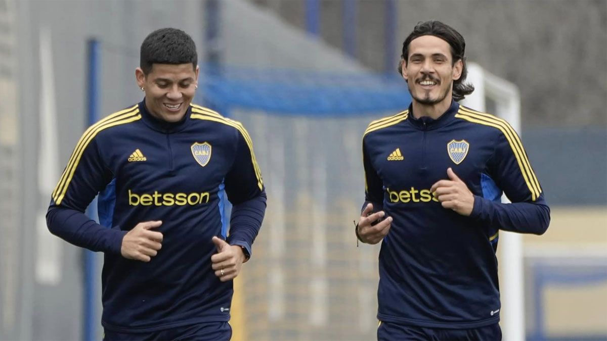 Marcos Rojo y Edinson Cavani, figuras del Boca que enfrentará a Platense.