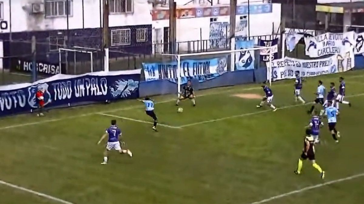 ¿Fue o no fue gol el que tanto que le convalidaron a Victoriano Arenas en la Primera C?