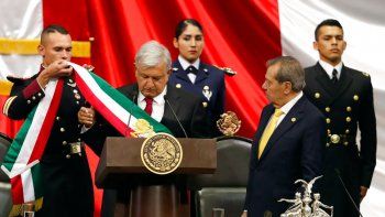 López Obrador juró como nuevo presidente de México