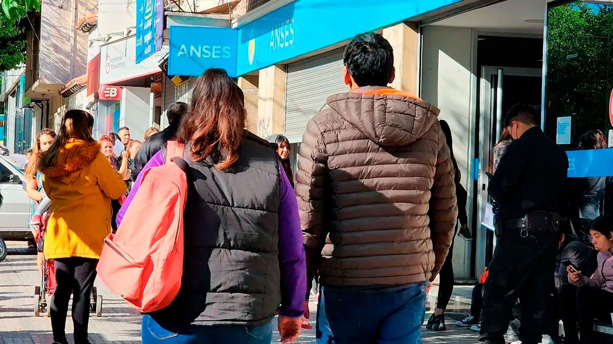 ANSES: cuánto cobrarán los pensionados en junio con aumento y bono. ANSES: cuánto cobrarán los pensionados en junio con aumento y bono.