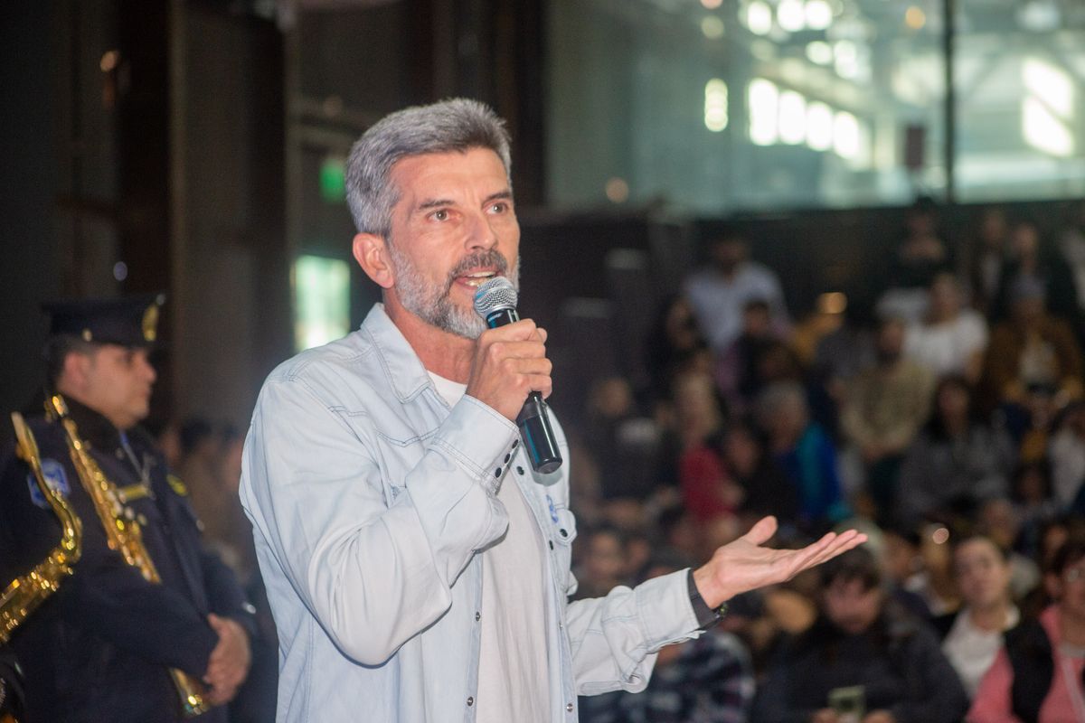 El intendente de Ciudad, Ulpiano Suarez, aseguró que es una "decisión empática" en un "contexto de crisis" no desdoblar las elecciones. El intendente de Ciudad, Ulpiano Suarez, aseguró que es una "decisión empática" en un "contexto de crisis" no desdoblar las elecciones.
