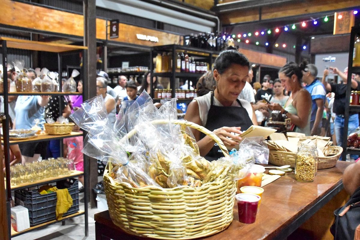 Este nuevo espacio esta ubicado en el restaurado galpón del Predio de Ferrocarriles. Este nuevo espacio esta ubicado en el restaurado galpón del Predio de Ferrocarriles.