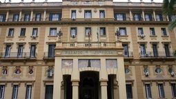 Indignante: dio a luz en un descampado y abandonó a la bebé al creer que estaba muerta.