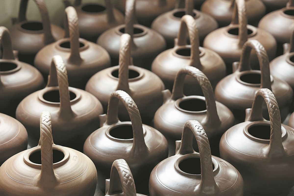 Unas teteras de barro hechas por Yu. PARA USO DE CHINA DAILY Unas teteras de barro hechas por Yu. PARA USO DE CHINA DAILY