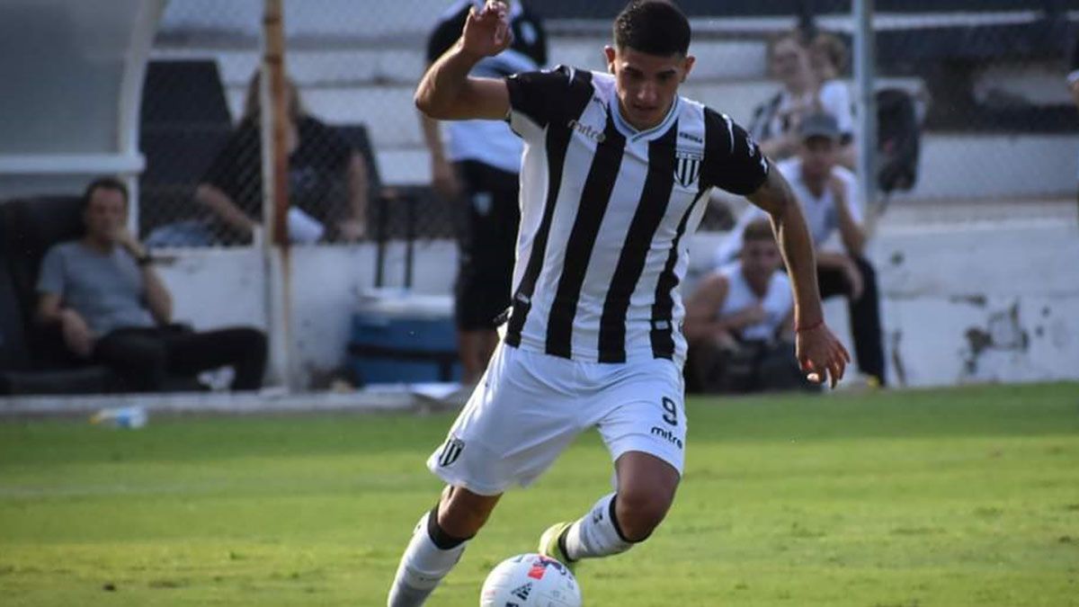 Mario Galeano tiene continuidad en Gimnasia y Esgrima.