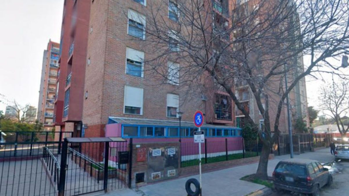 El hombre fue encontrado dentro del freezer por su yerno, en La Boca, al regresar junto a la hija de la víctima de vacaciones