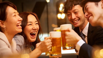 Un país del primer mundo le pidió a sus jóvenes que tomen más alcohol