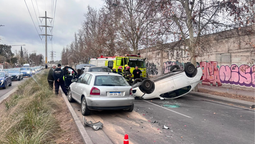 Choque múltiple y vuelco en el Corredor del Oeste: hay heridos