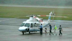 Polémica porque Macri envió el helicóptero presidencial para traer a su familia de Uruguay