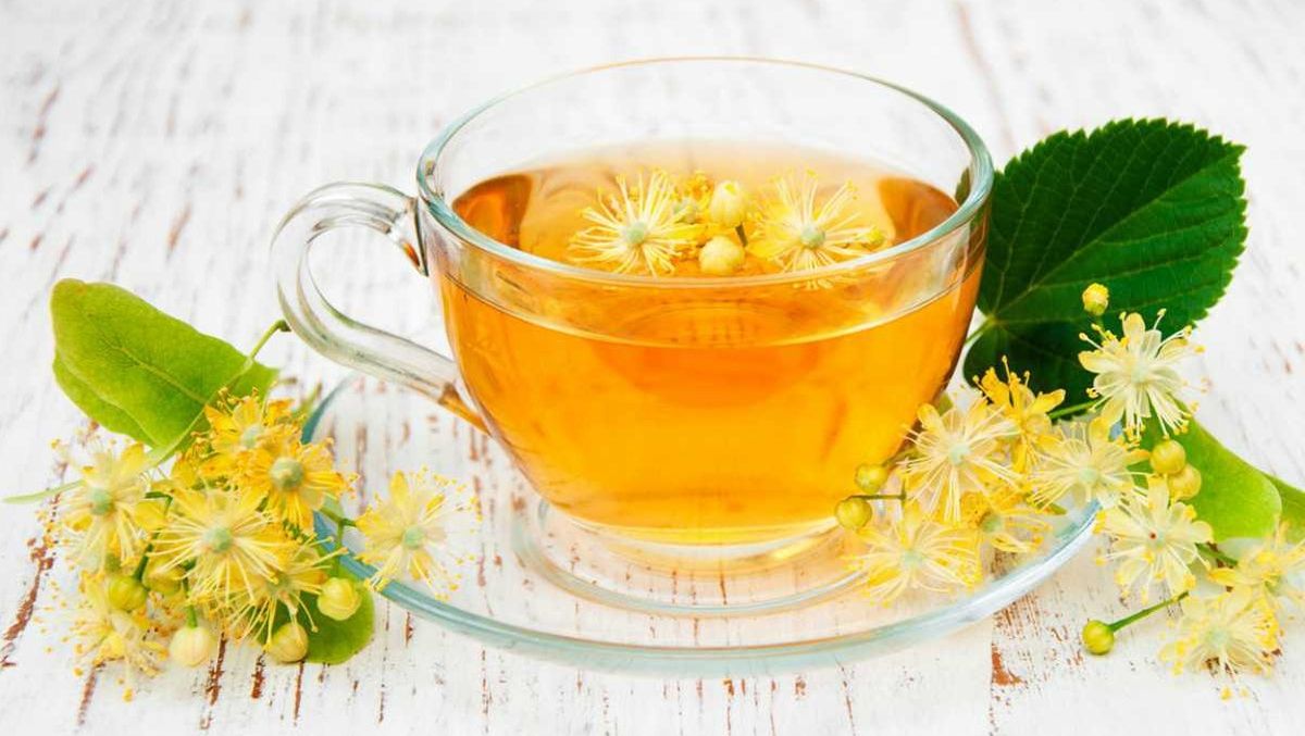 Un t & eacute; de hierbas ayuda a desintoxicar el organismo del alcohol
