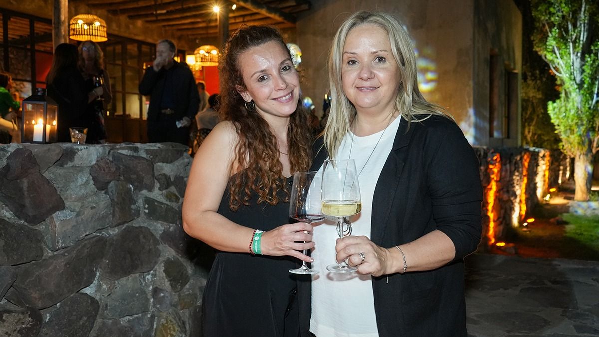 La comunicadora Florencia Parra y la directora de Promoción Turística e Inteligencia de Mercados del Emetur, Cristina Mengarelli. La comunicadora Florencia Parra y la directora de Promoción Turística e Inteligencia de Mercados del Emetur, Cristina Mengarelli.