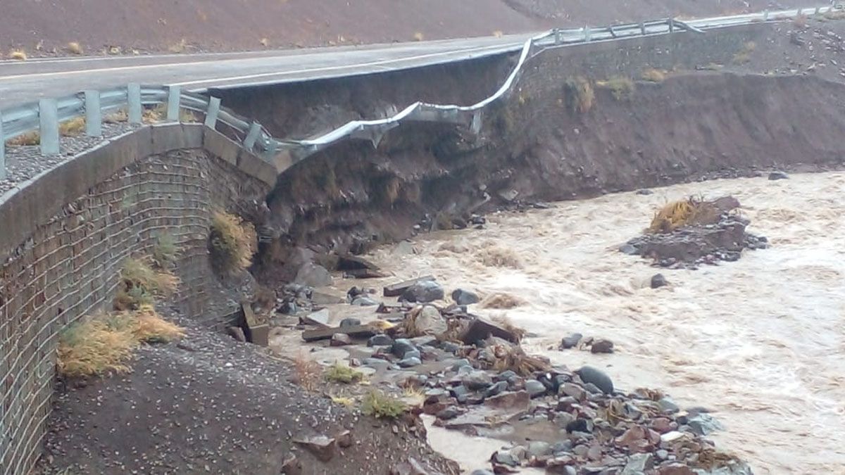 El paso El Pehuenche quedó en muy mal estado tras las lluvias del fin de semana. Indicaron que del lado chileno los daños son aún más importantes.